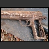 Broń odnaleziona na byłych frontach IIWS...