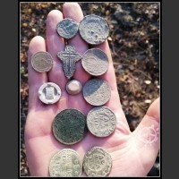 Na polach z wykrywaczem metali Deus...
